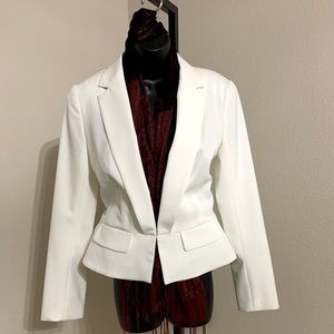Trina Turk fitted lightweight white blazer sz6 NEW